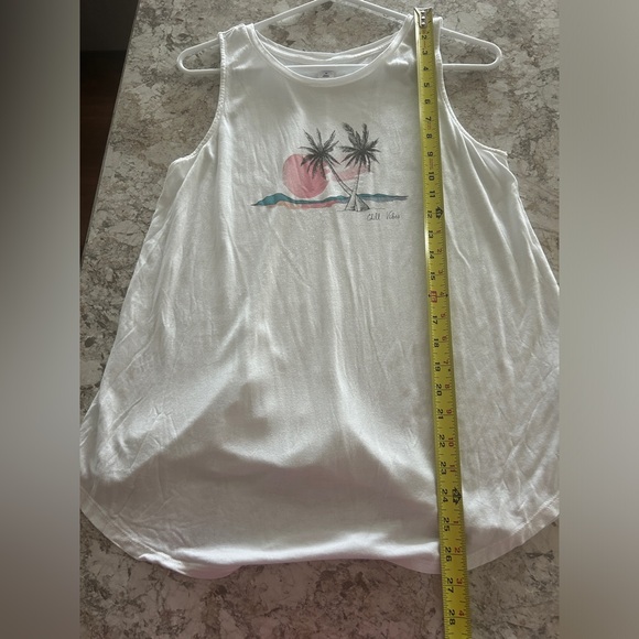 Women’s Old Navy Chill Vibes Graphic Tank Top Medium - Picture 7 of 9